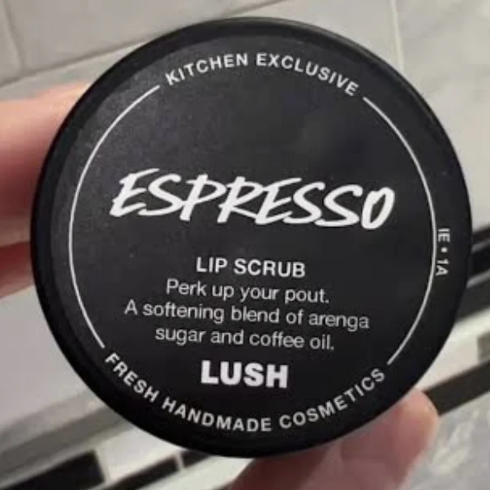 🧚‍♀️ESPRESSO Lush RARE Kitchen Exclusive Lip Scrub NWT